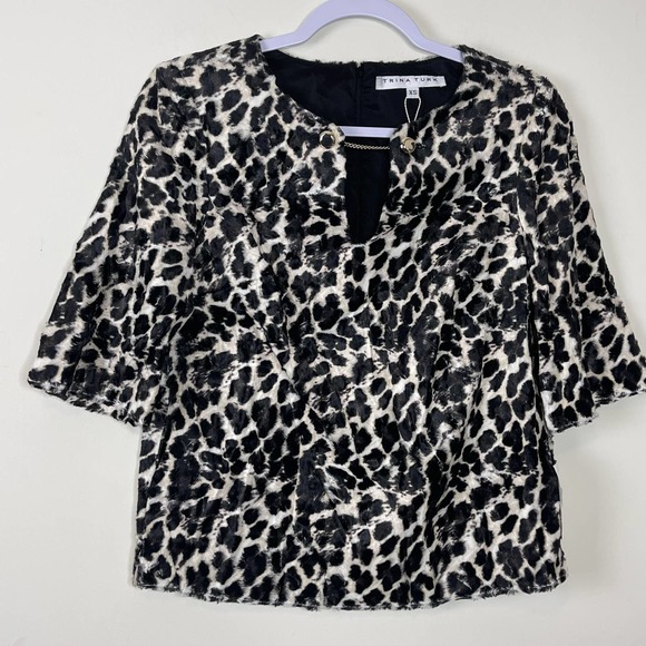 Trina Turk Animal Print Faux Fur 3/4 Sleeve Serpentine Top NWT Size XS - Picture 2 of 9